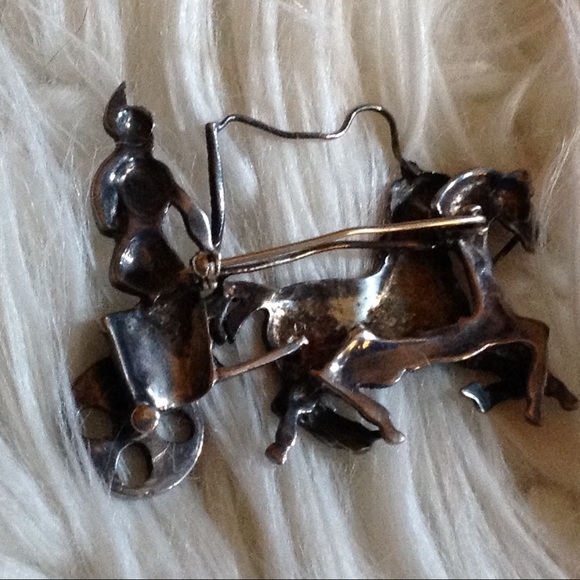 925 Silver Marcasite Articulated Roman Chariot Brooch - Picture 8 of 8